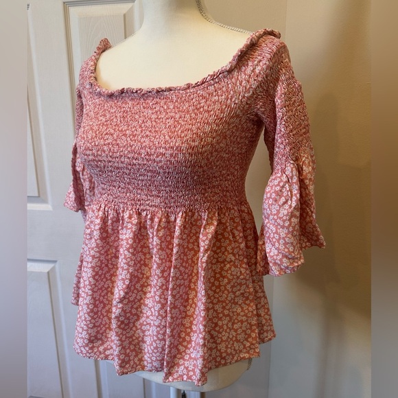 Forever 21 Pink Floral Smocked Off-Shoulder Peplum Top Juniors Size Medium - Picture 4 of 6